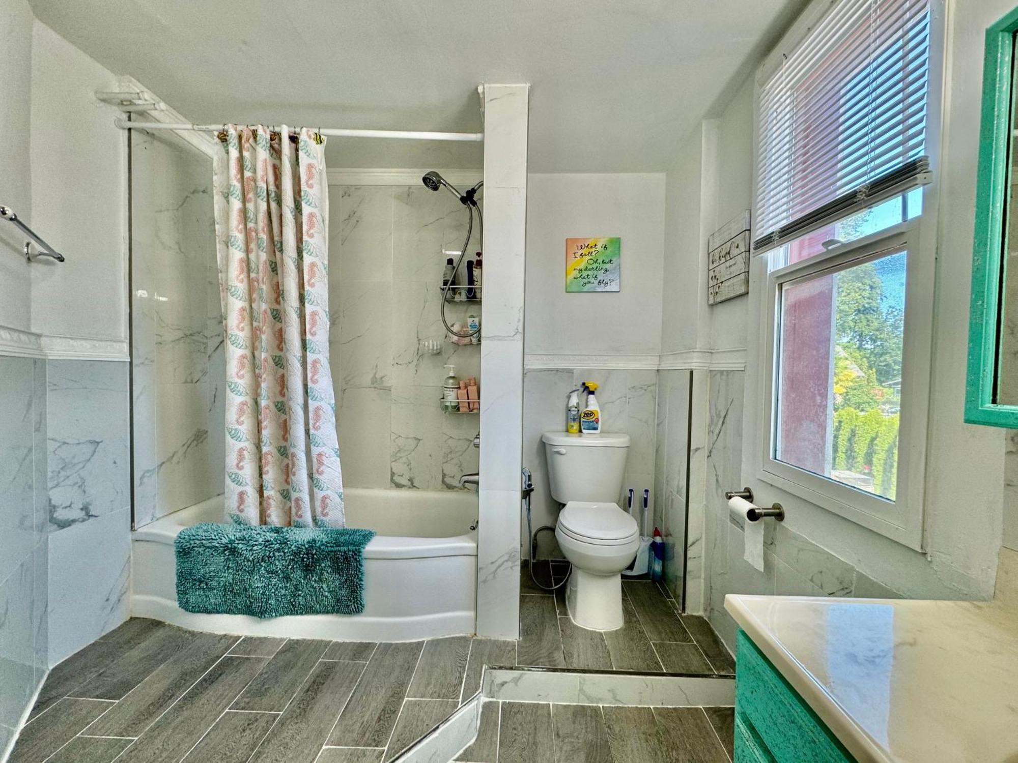 Private Room With Two Twin Beds Air Conditioning And Shared Bathrooms Located Near Seatac Airport And Downtown Seattle Extérieur photo